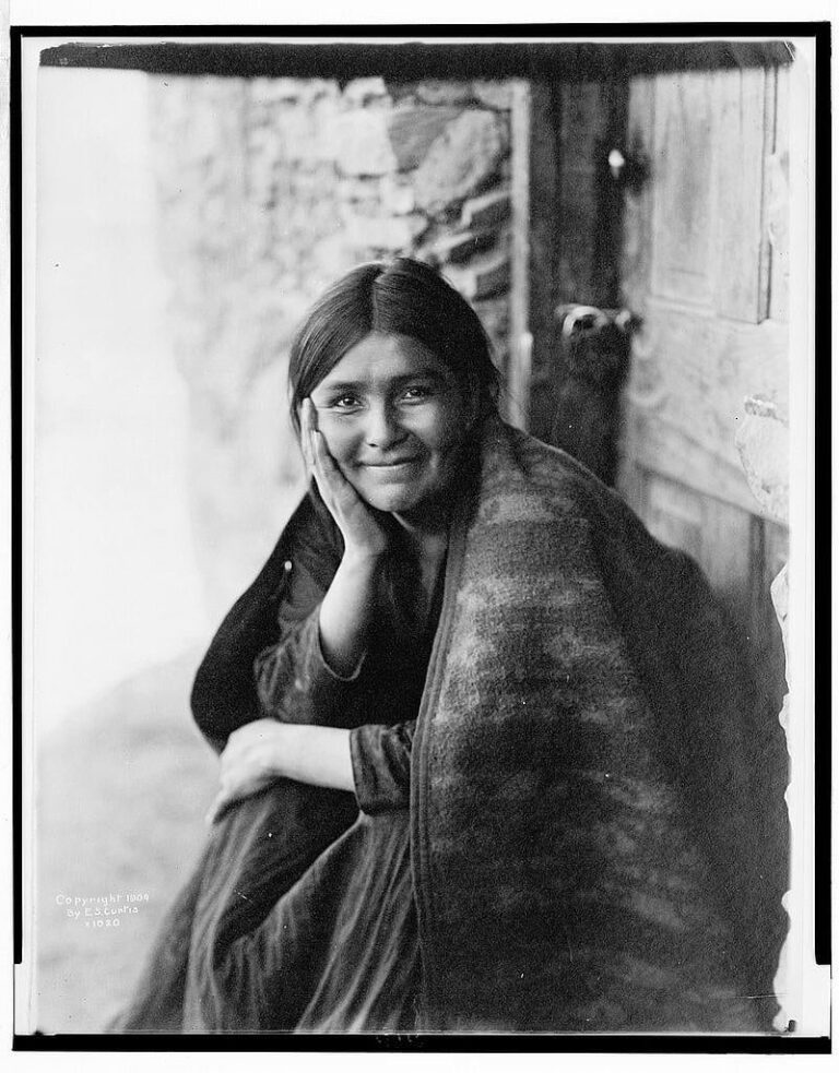 Edward-S.-Curtis-ANavahoSmile1904-pwfghvmmxcr5v9be2ynl29mihad3qshad9slh4g3y8