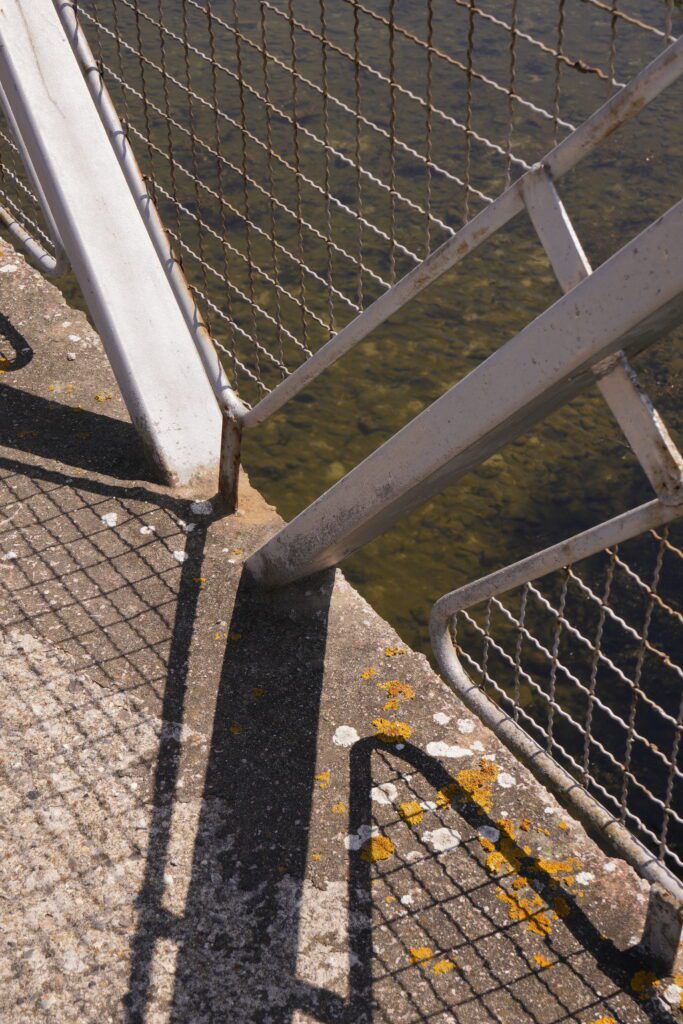 Bridge mesh and shallow water