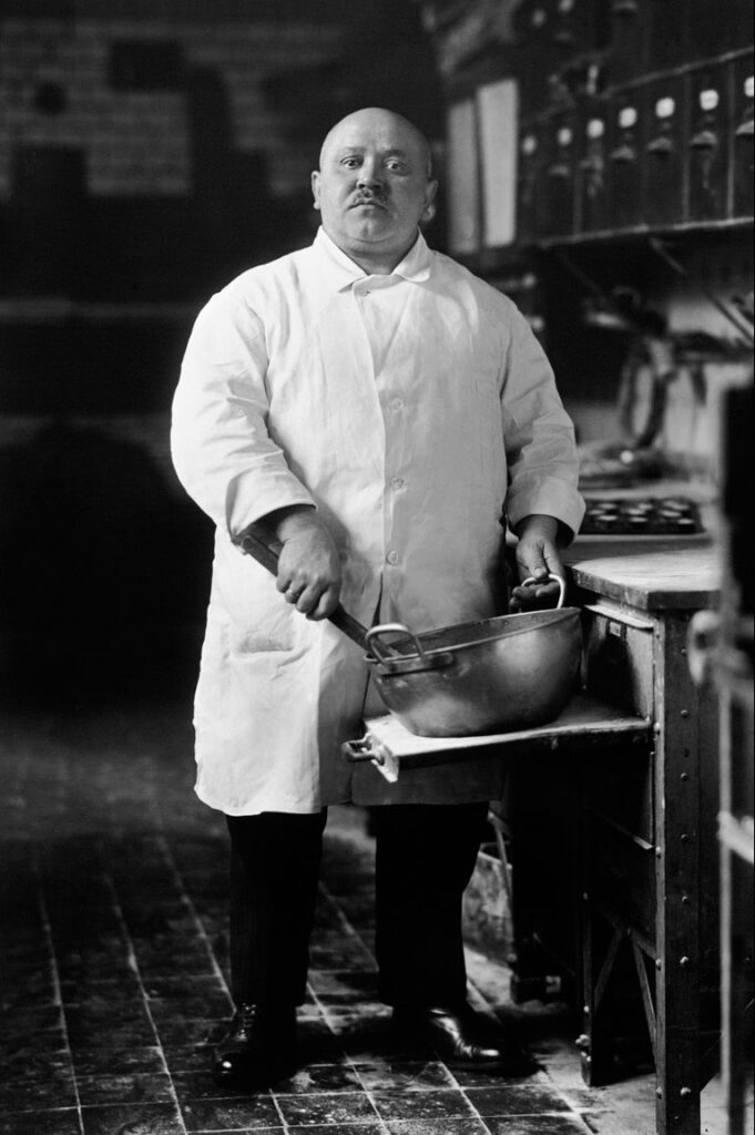 August Sander

Pastrycook, 1928

ARTIST ROOMS National Galleries of Scotland and Tate. Lent by Anthony d'Offay 2010

© Die Photographische Sammlung/SK Stiftung Kultur – August Sander Archiv, Cologne; DACS, London, 2011.